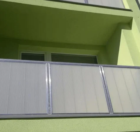 zasklení balkonů praha okoli